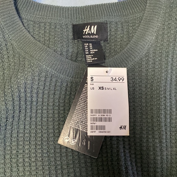H&M Sweater - Picture 2 of 2
